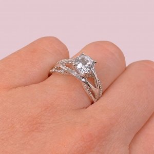 Anillo solitario de compromiso con cubic Blanco de Plata 925